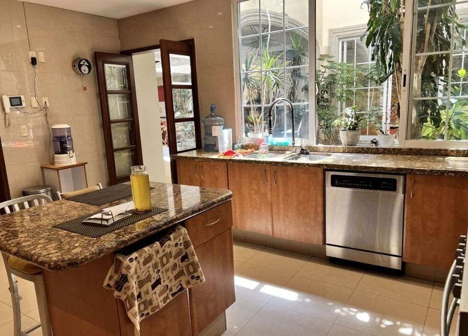 Preciosa Casa En Bosques De Las Lomas, Privada .  Renta