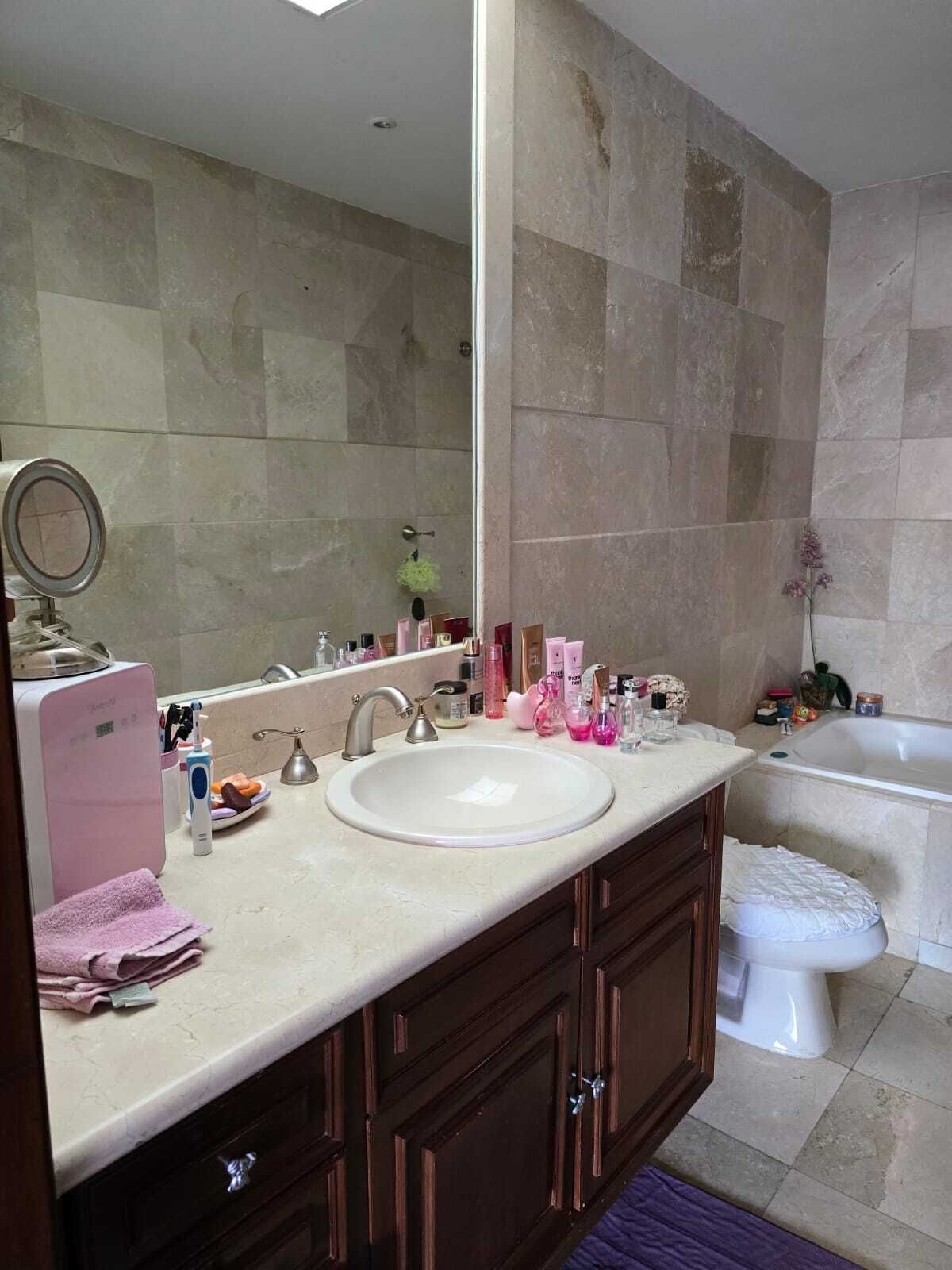 Preciosa Casa En Bosques De Las Lomas, Privada .  Renta