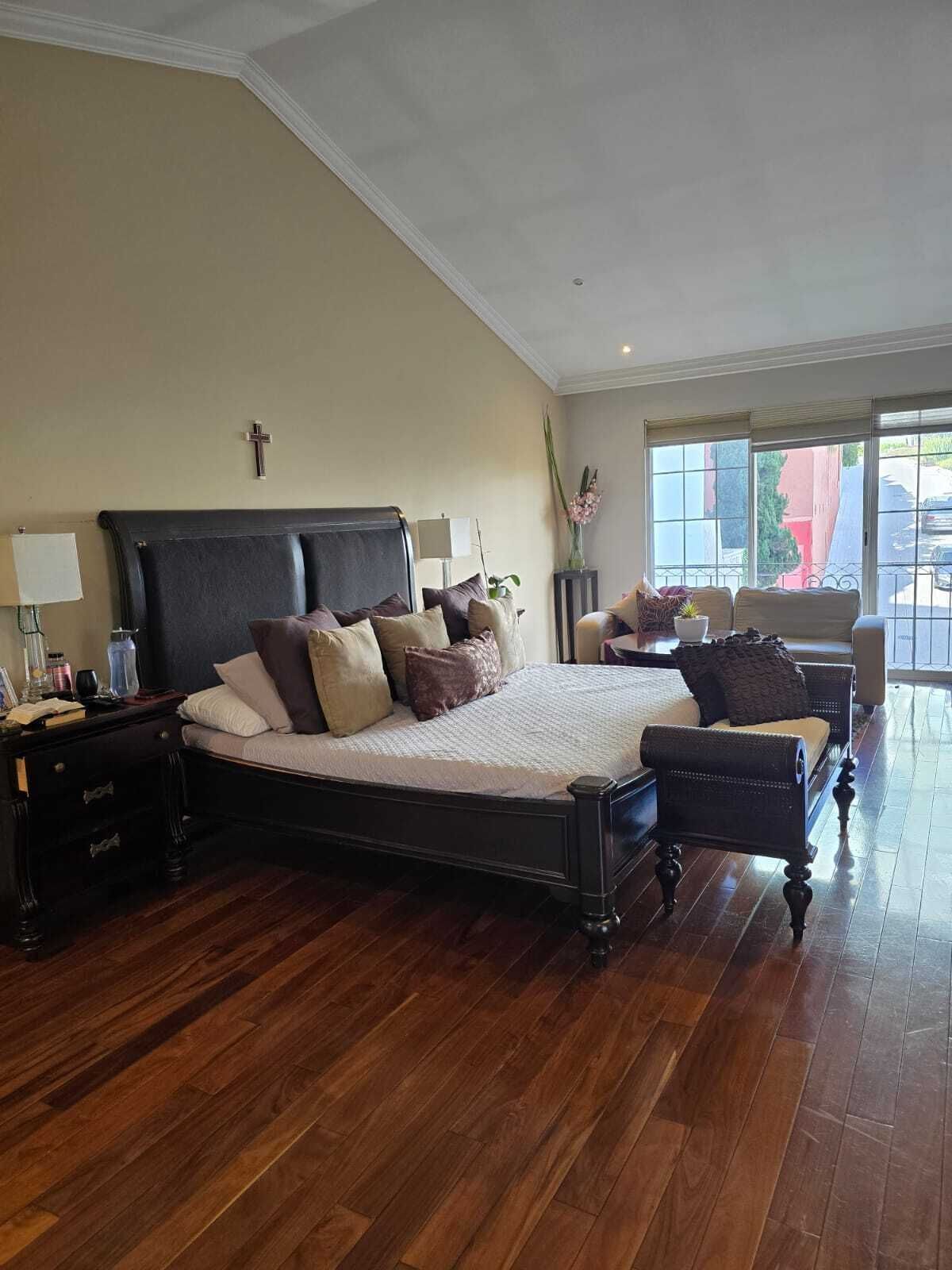 Preciosa Casa En Bosques De Las Lomas, Privada .  Renta