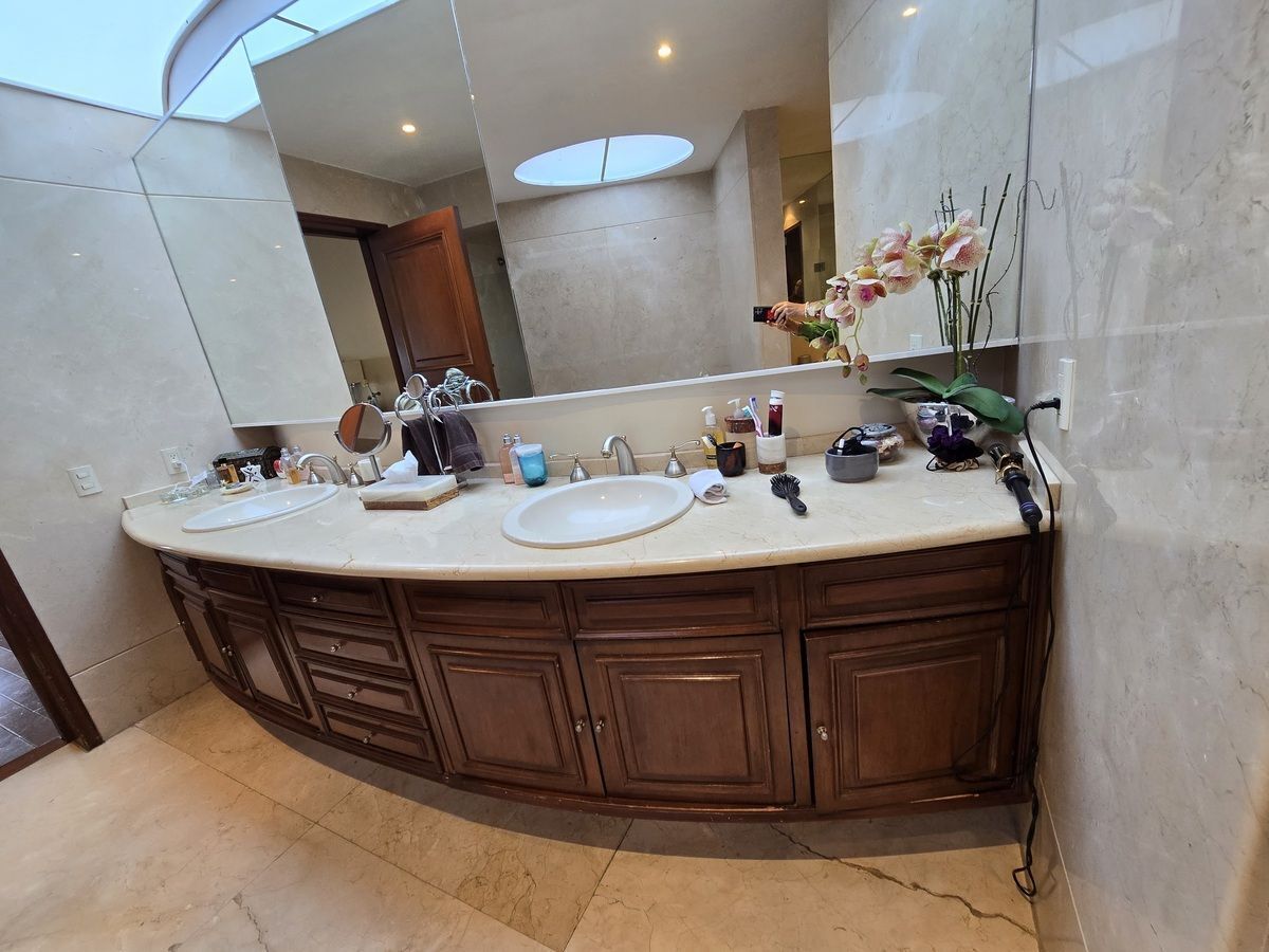 Preciosa Casa En Bosques De Las Lomas, Privada .  Renta