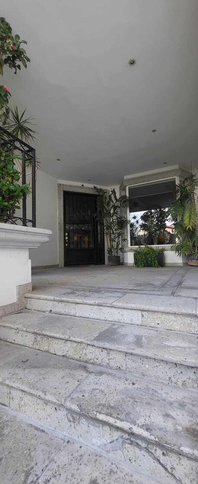 Preciosa Casa En Bosques De Las Lomas, Privada .  Renta