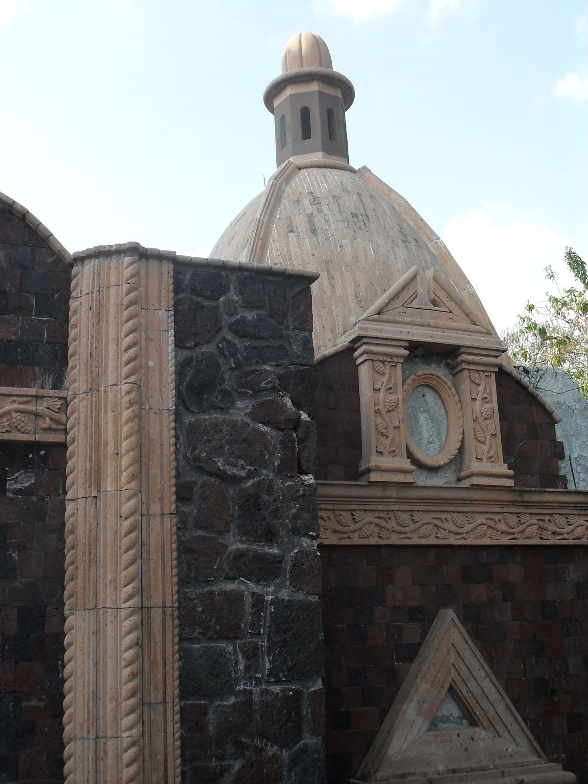 Terreno Con Uso De Posible Hotel - Venta