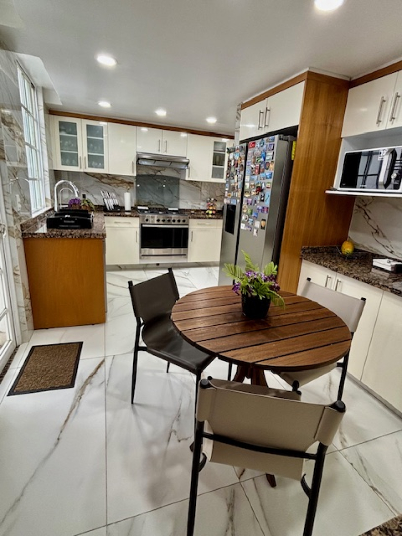 Casa En Venta En Bosques De La Herradura