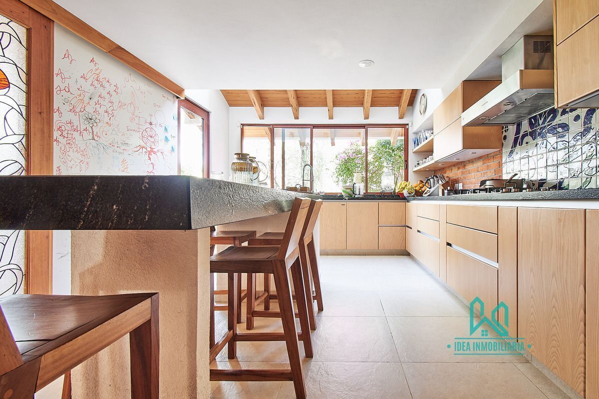 Casa Con Gran Jardín En Romero De Terreros Ideal Para Familias