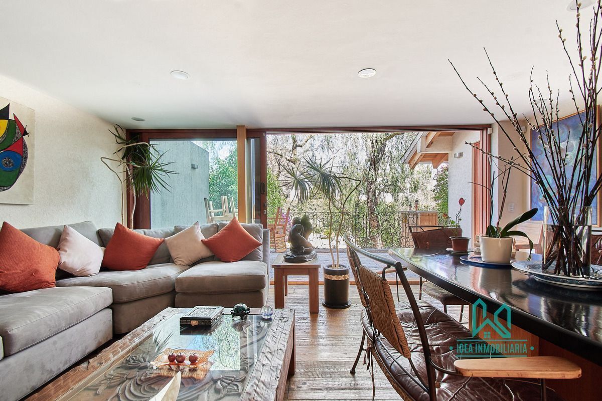 Casa Con Gran Jardín En Romero De Terreros Ideal Para Familias