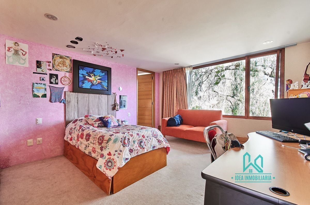 Casa Con Gran Jardín En Romero De Terreros Ideal Para Familias