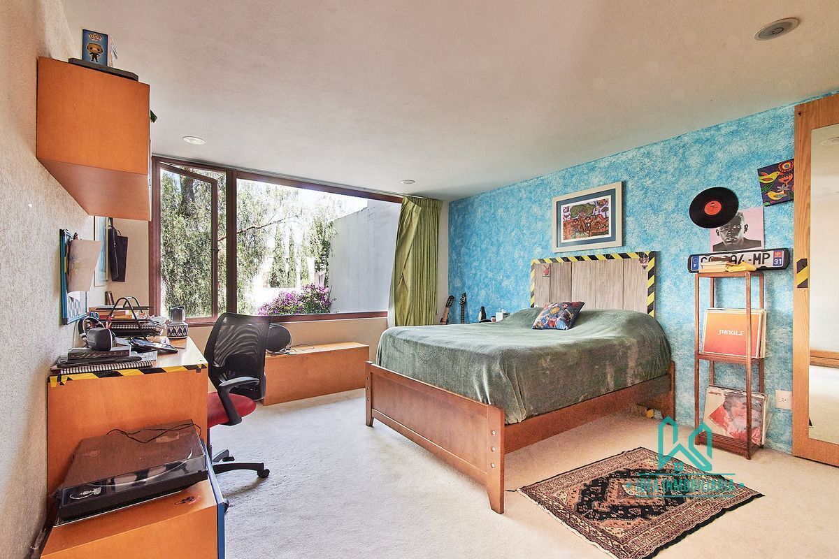 Casa Con Gran Jardín En Romero De Terreros Ideal Para Familias