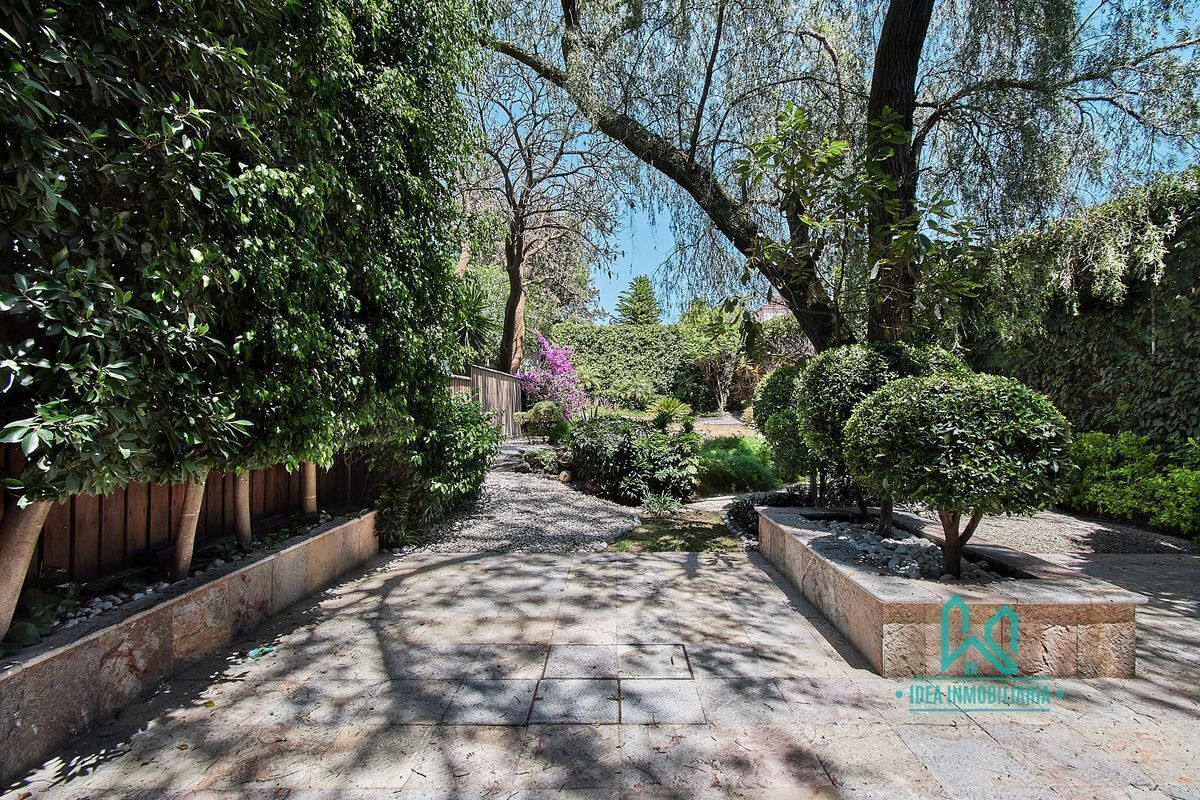 Casa Con Gran Jardín En Romero De Terreros Ideal Para Familias