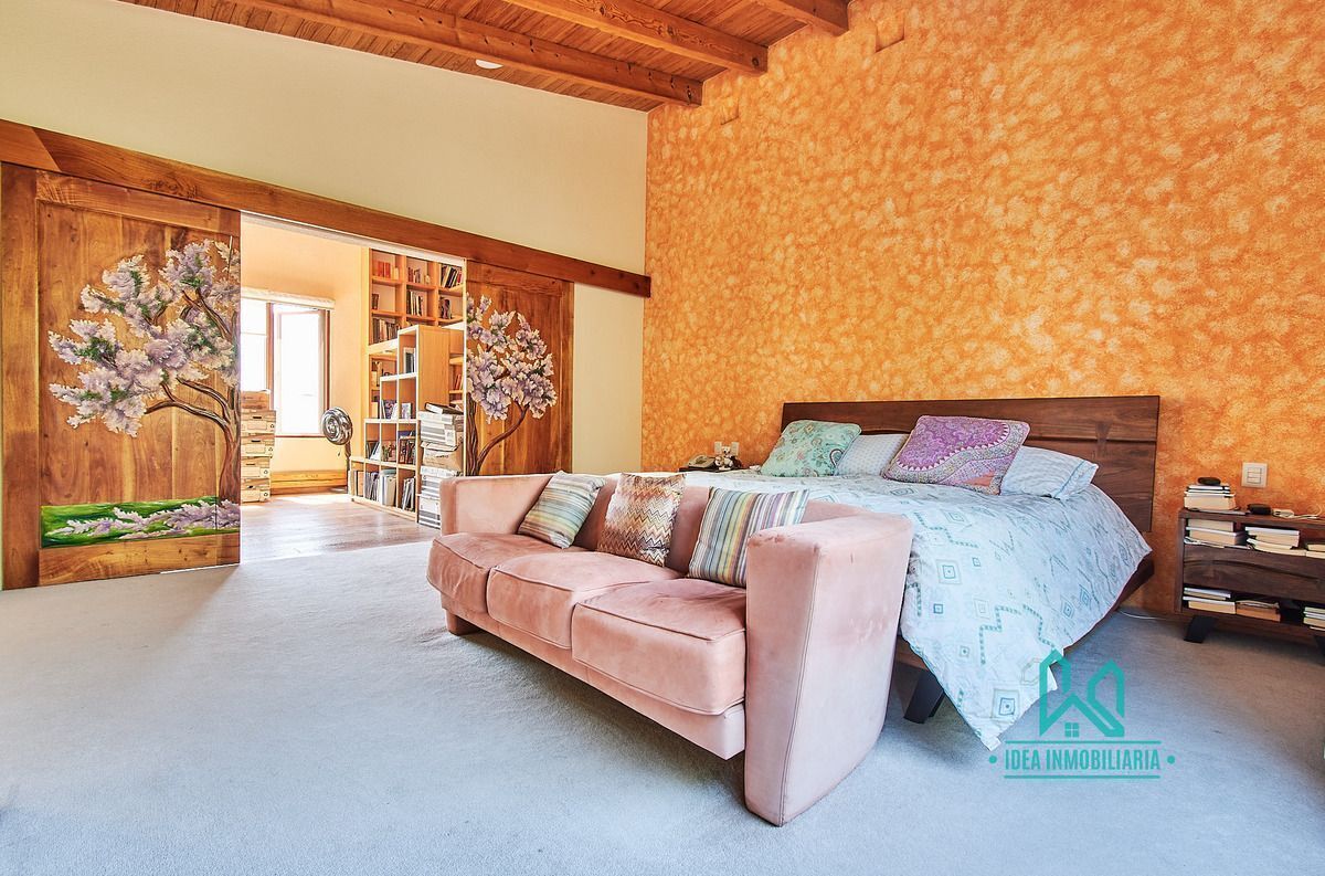 Casa Con Gran Jardín En Romero De Terreros Ideal Para Familias