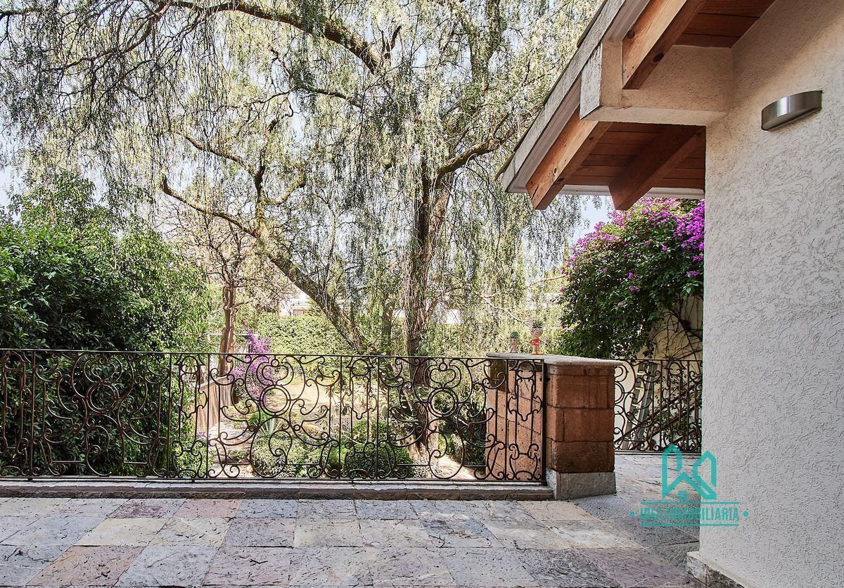 Casa Con Gran Jardín En Romero De Terreros Ideal Para Familias