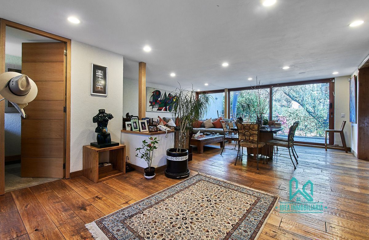 Casa Con Gran Jardín En Romero De Terreros Ideal Para Familias