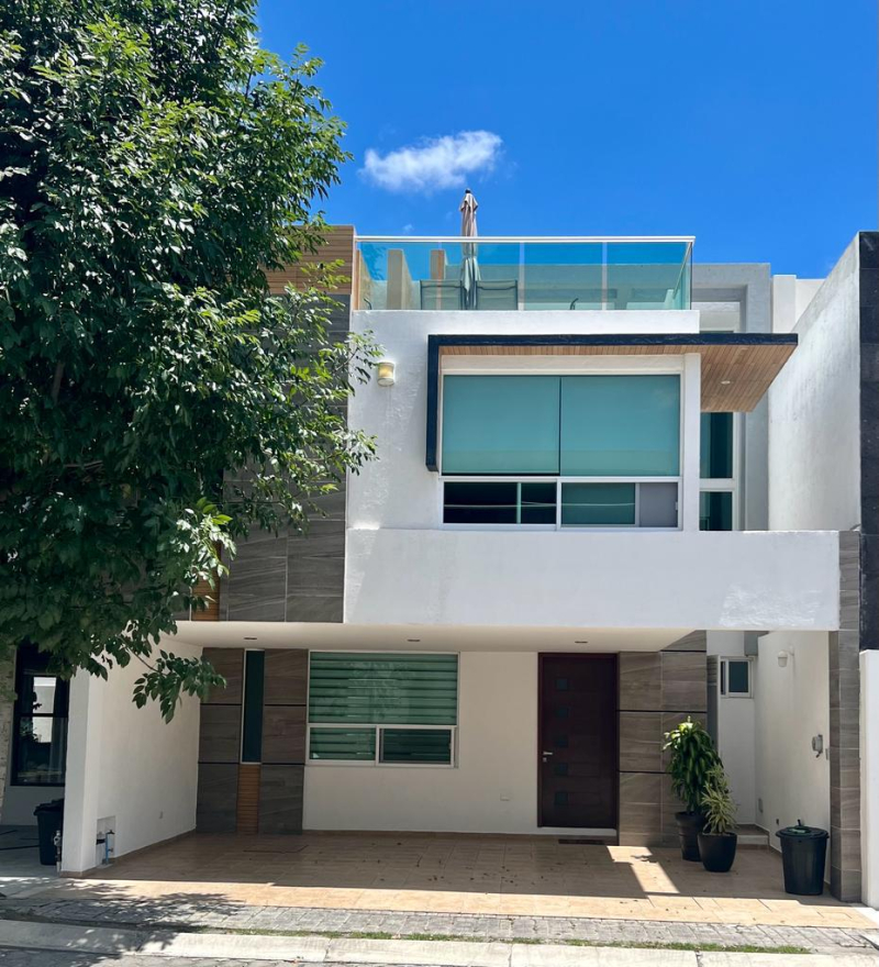 Casa Amueblada en Renta en Lomas de Angelopolis