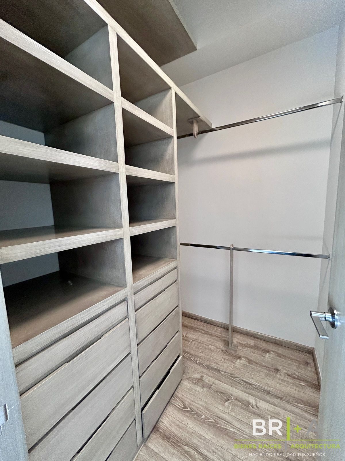 Departamento En Venta En Villa Florence Con Terraza.