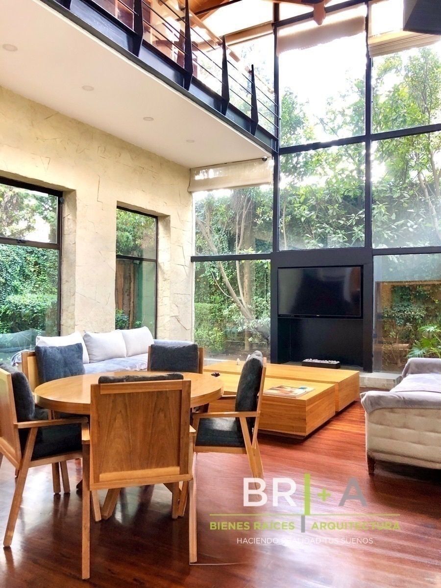 Casa En Venta Con Jardín En Lomas Country Club