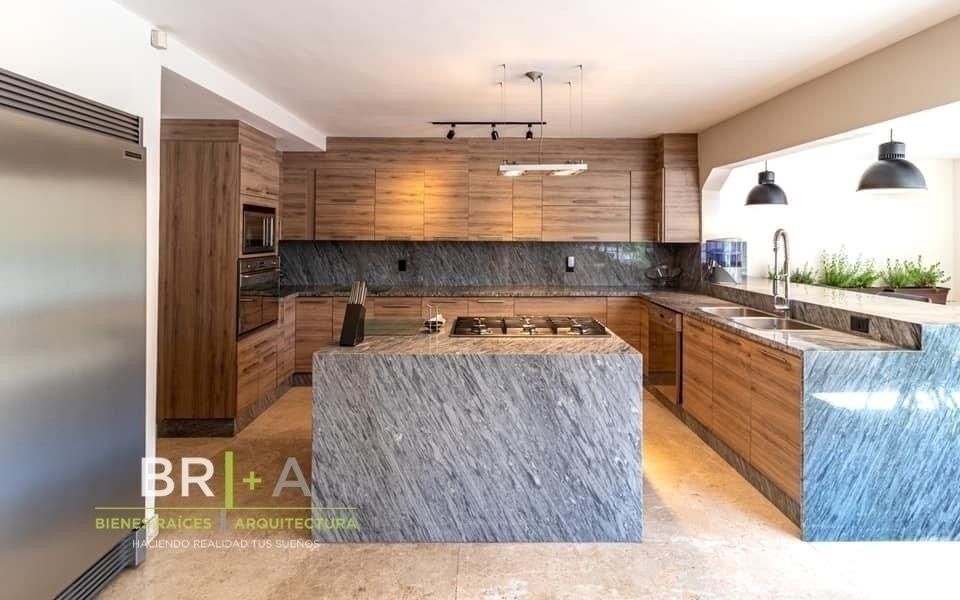 Casa En Venta Con Jardín En Lomas Country Club