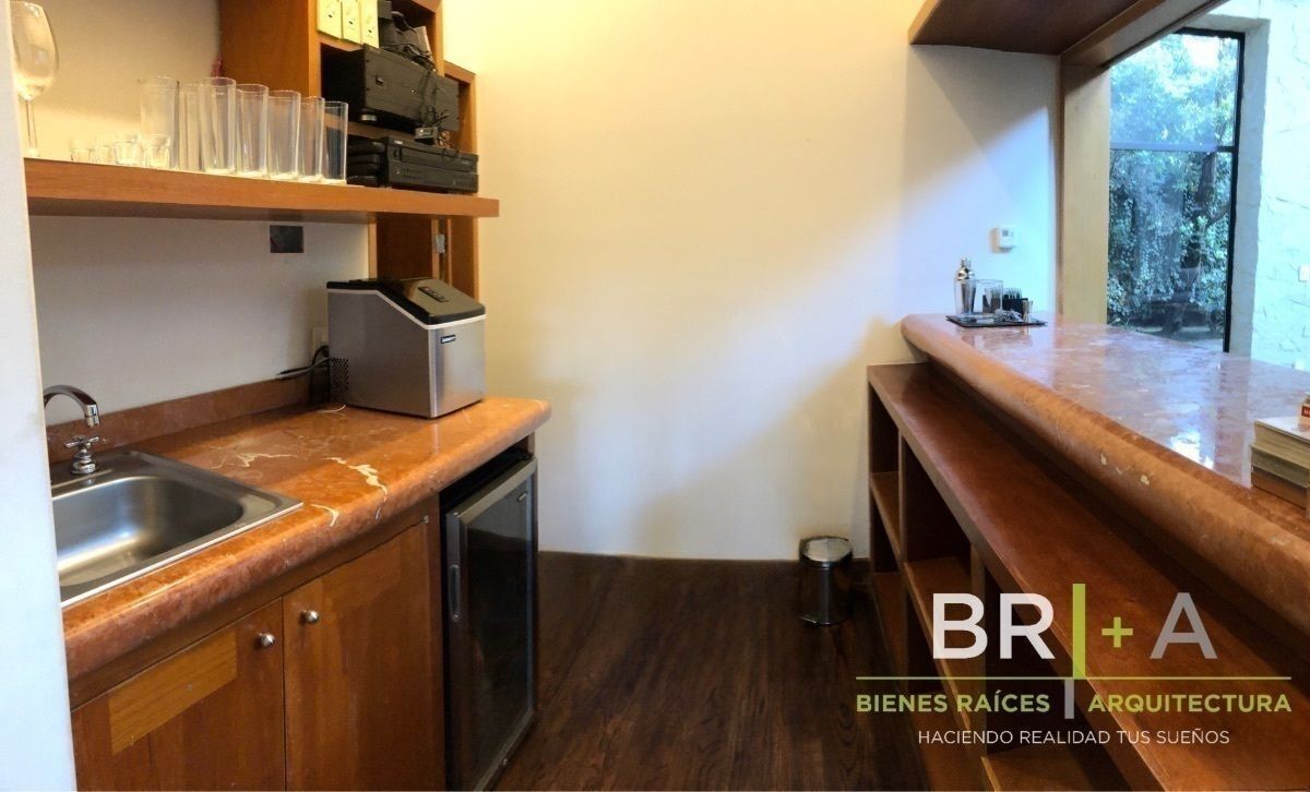 Casa En Venta Con Jardín En Lomas Country Club