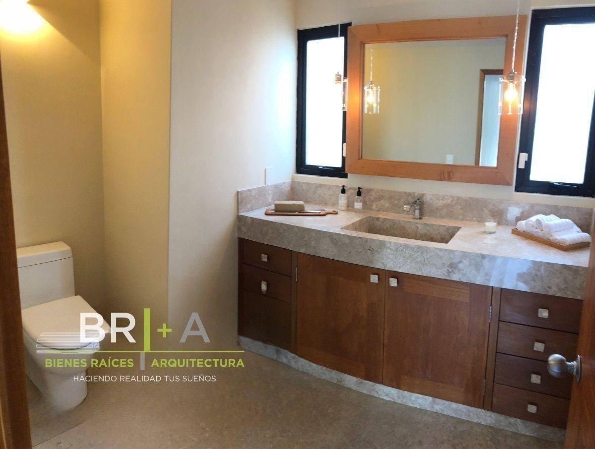 Casa En Venta Con Jardín En Lomas Country Club