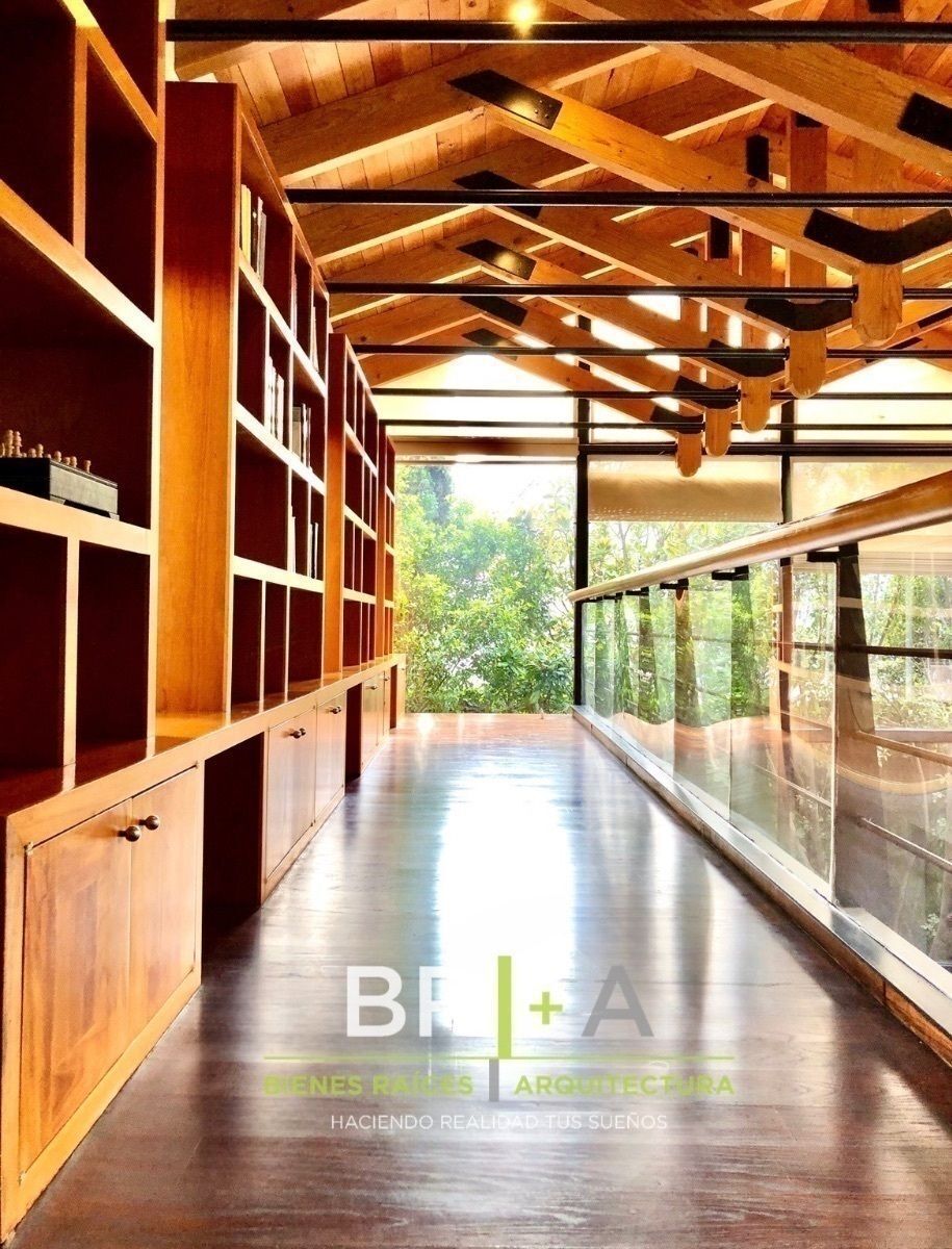 Casa En Venta Con Jardín En Lomas Country Club
