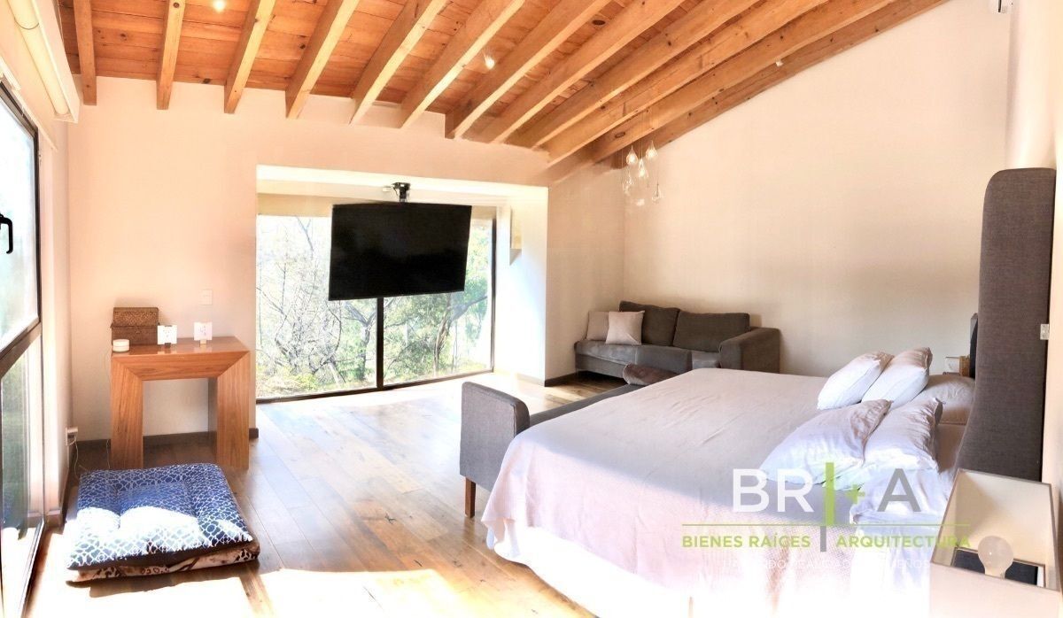 Casa En Venta Con Jardín En Lomas Country Club