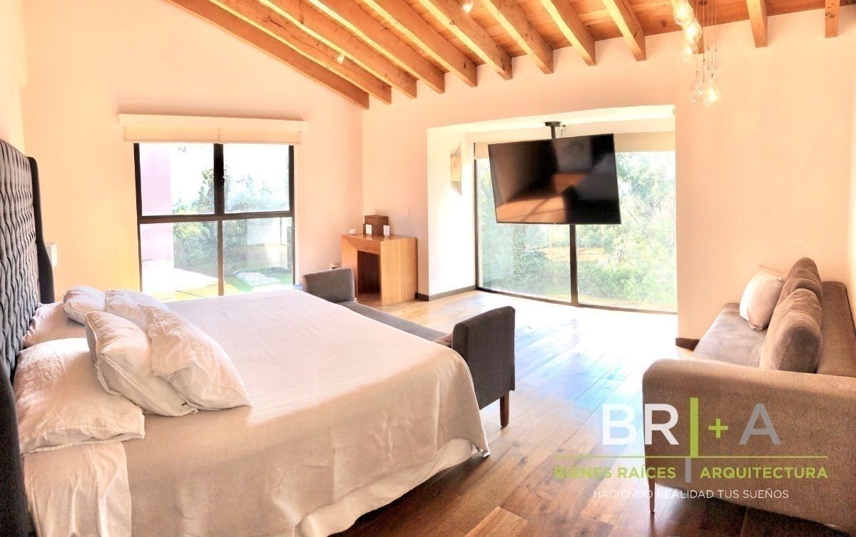 Casa En Venta Con Jardín En Lomas Country Club