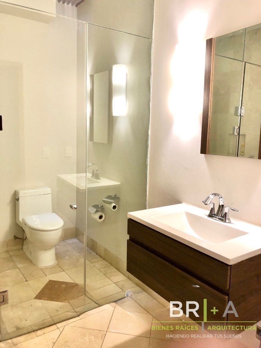 Casa En Venta Con Jardín En Lomas Country Club