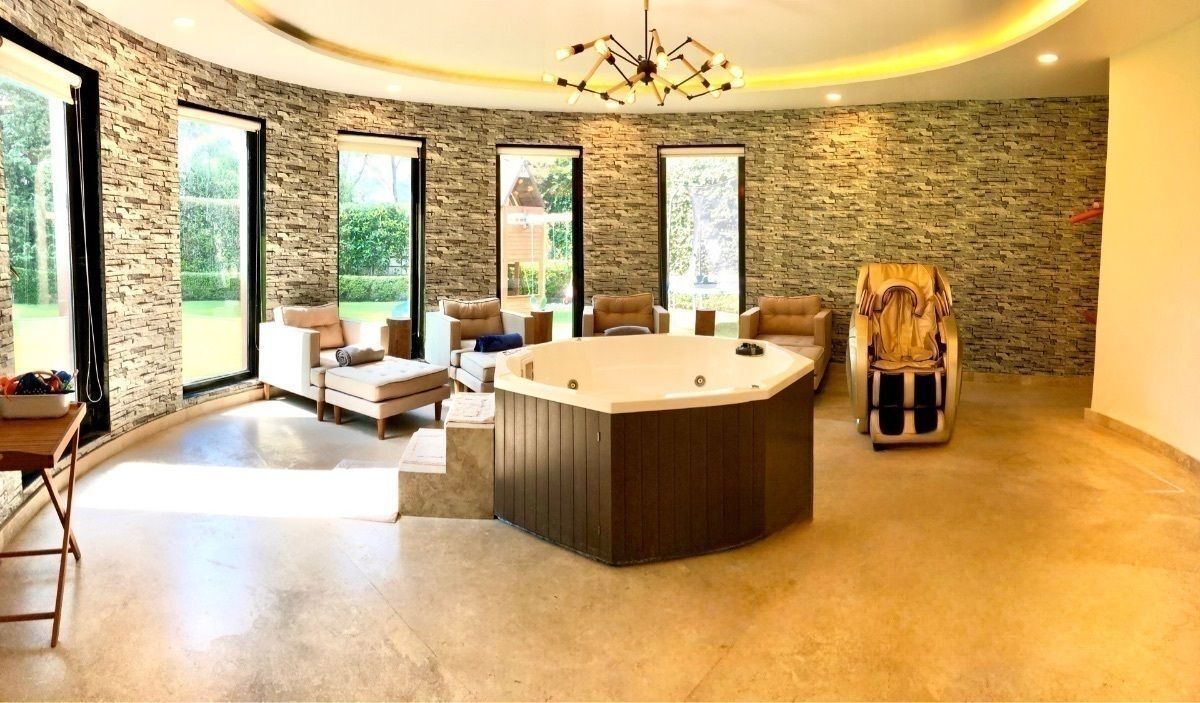 Casa En Venta Con Jardín En Lomas Country Club