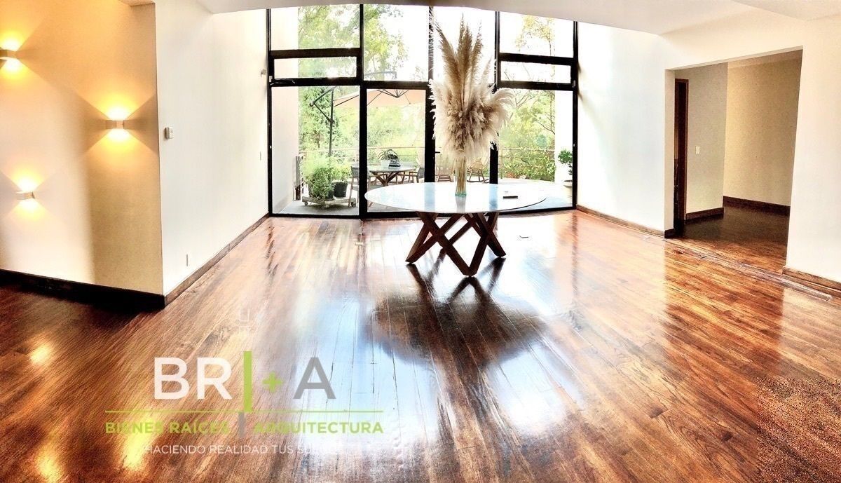 Casa En Venta Con Jardín En Lomas Country Club