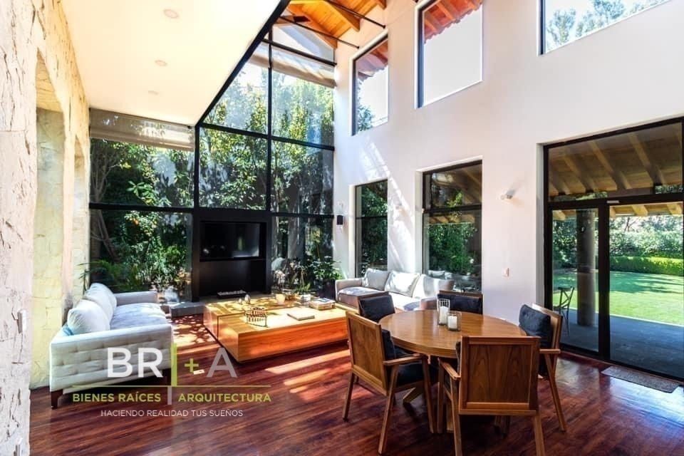 Casa En Venta Con Jardín En Lomas Country Club