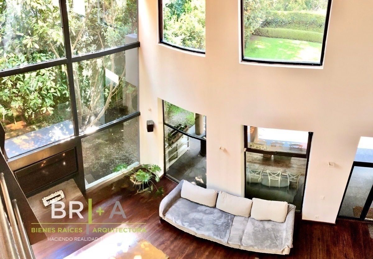 Casa En Venta Con Jardín En Lomas Country Club