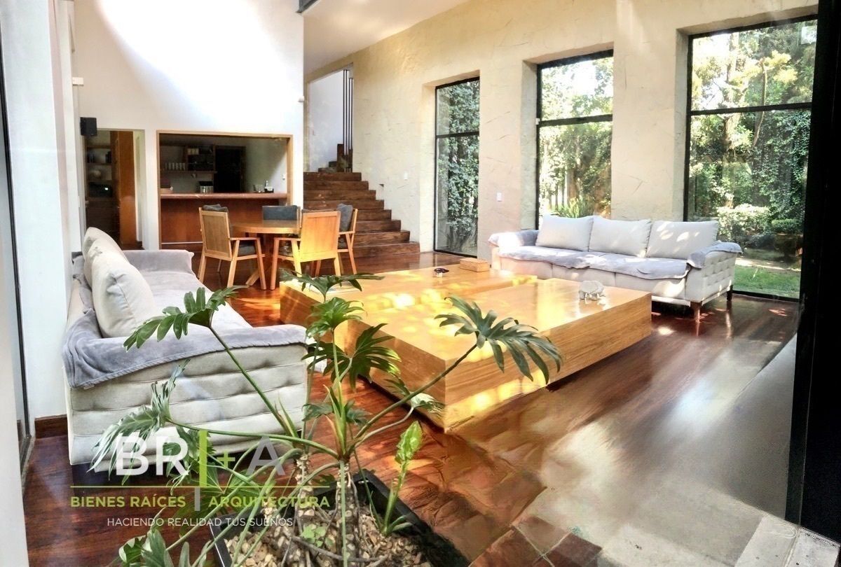 Casa En Venta Con Jardín En Lomas Country Club