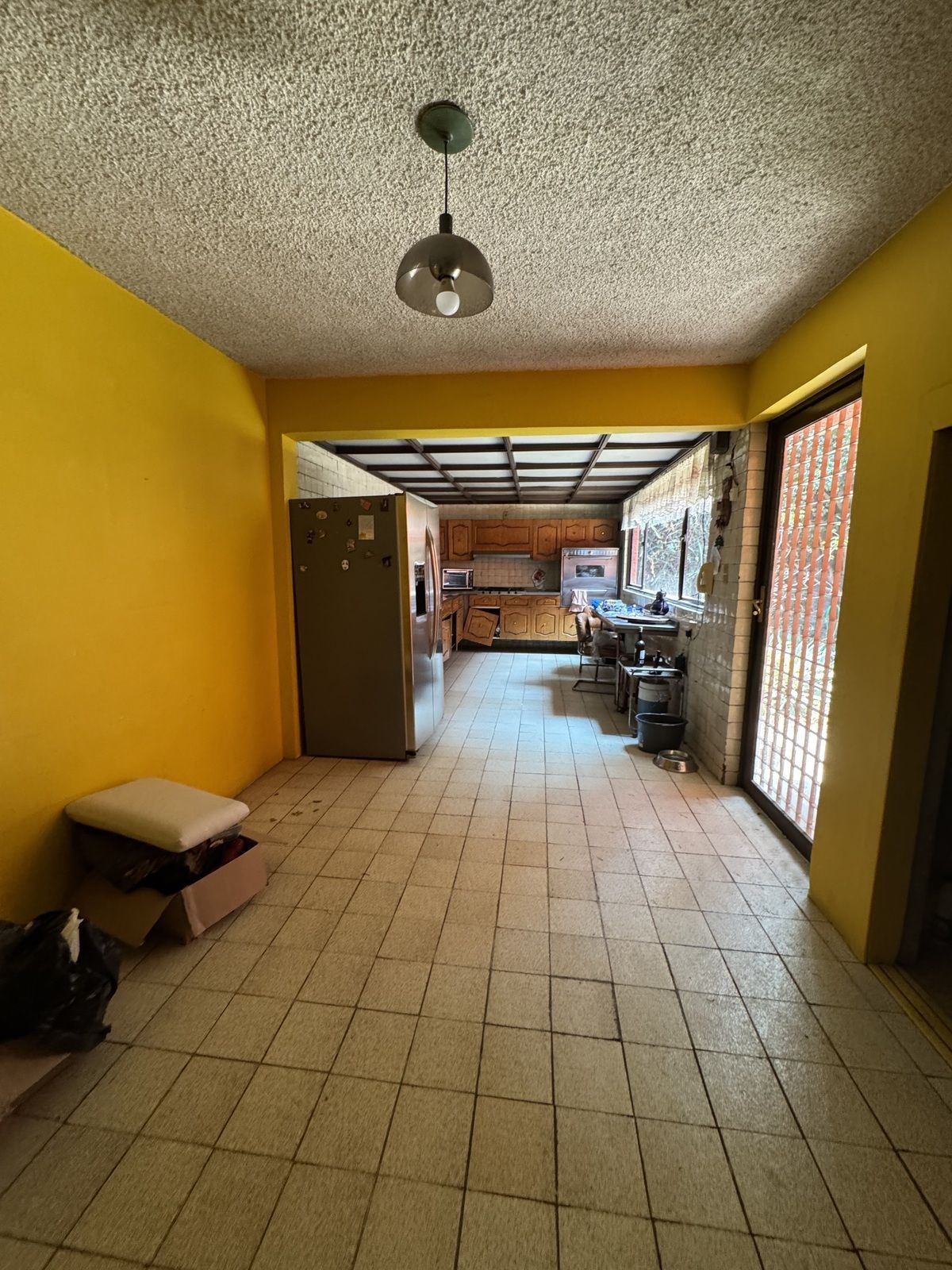 Casa para remodelar en calle arbolada en San Ángel Inn