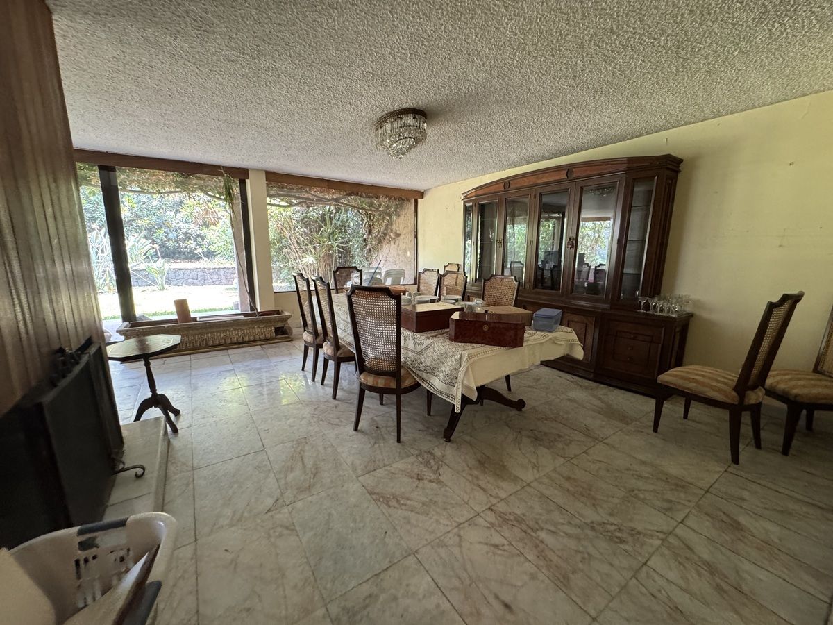 Casa para remodelar en calle arbolada en San Ángel Inn