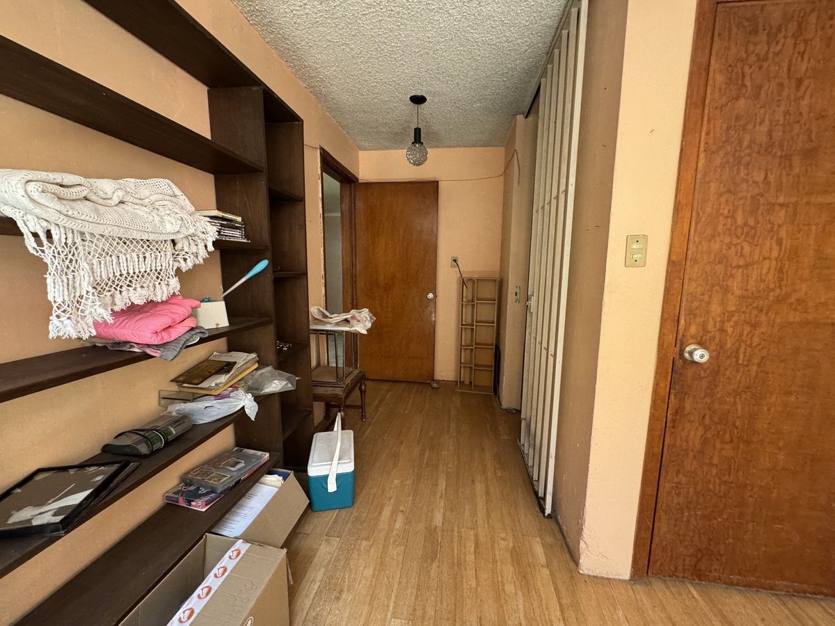 Casa para remodelar en calle arbolada en San Ángel Inn