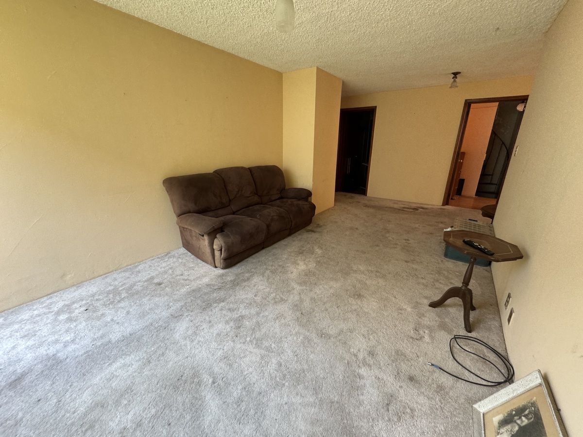 Casa para remodelar en calle arbolada en San Ángel Inn