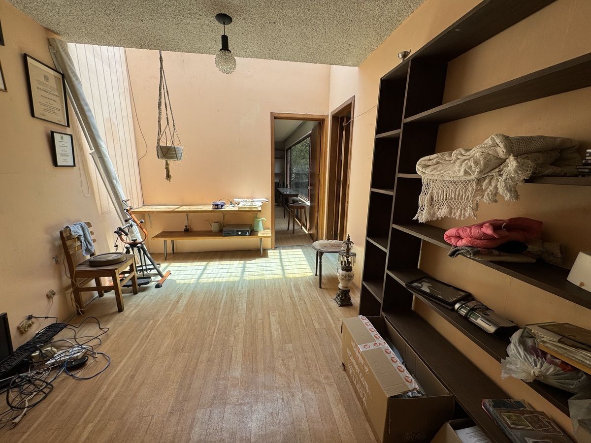 Casa para remodelar en calle arbolada en San Ángel Inn