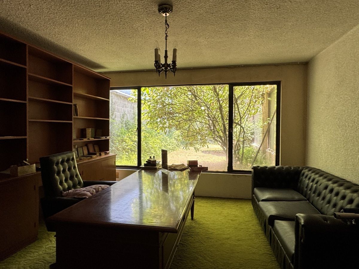 Casa para remodelar en calle arbolada en San Ángel Inn