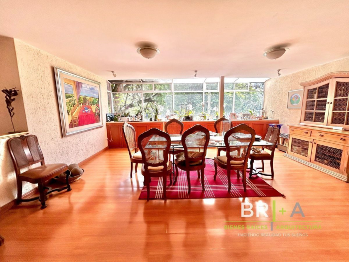 Casa En Venta En Calle Con Jardin Y  Vigilancia En Bosques De La Herradura