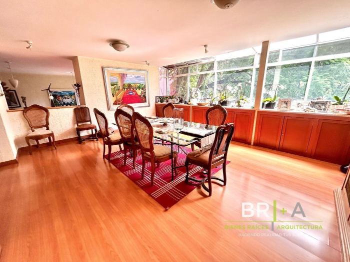 Casa En Venta En Calle Con Jardin Y  Vigilancia En Bosques De La Herradura