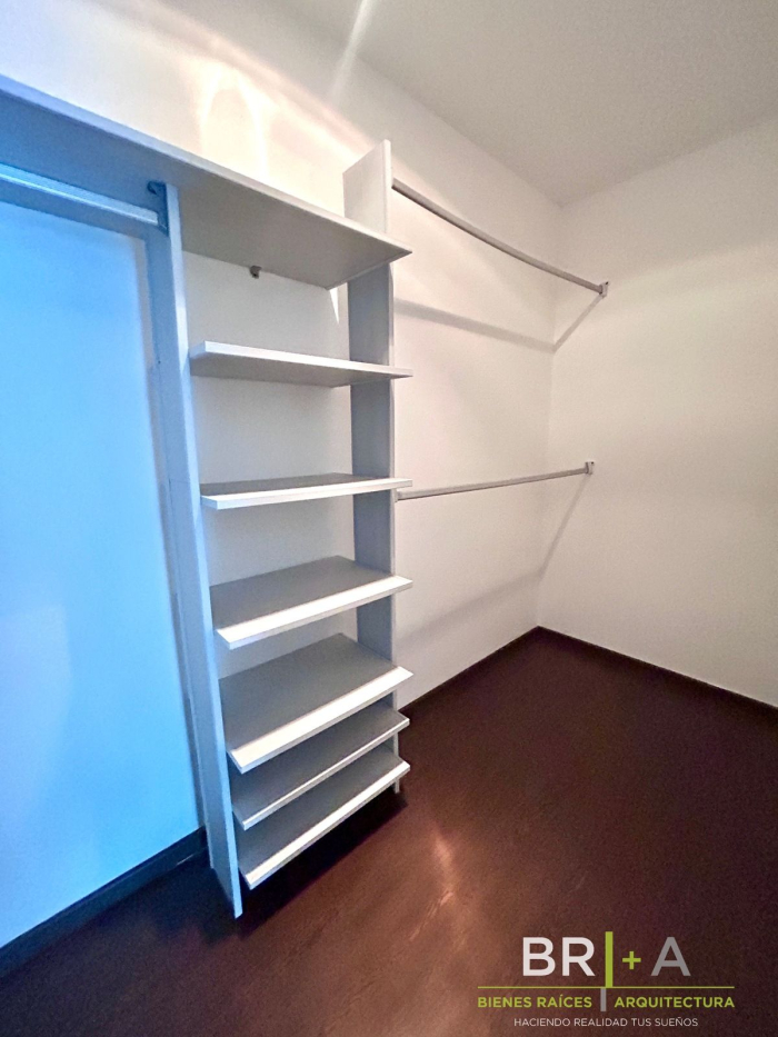 DEPARTAMENTO CON TERRAZA En Venta Toledo EN INTERLOMAS