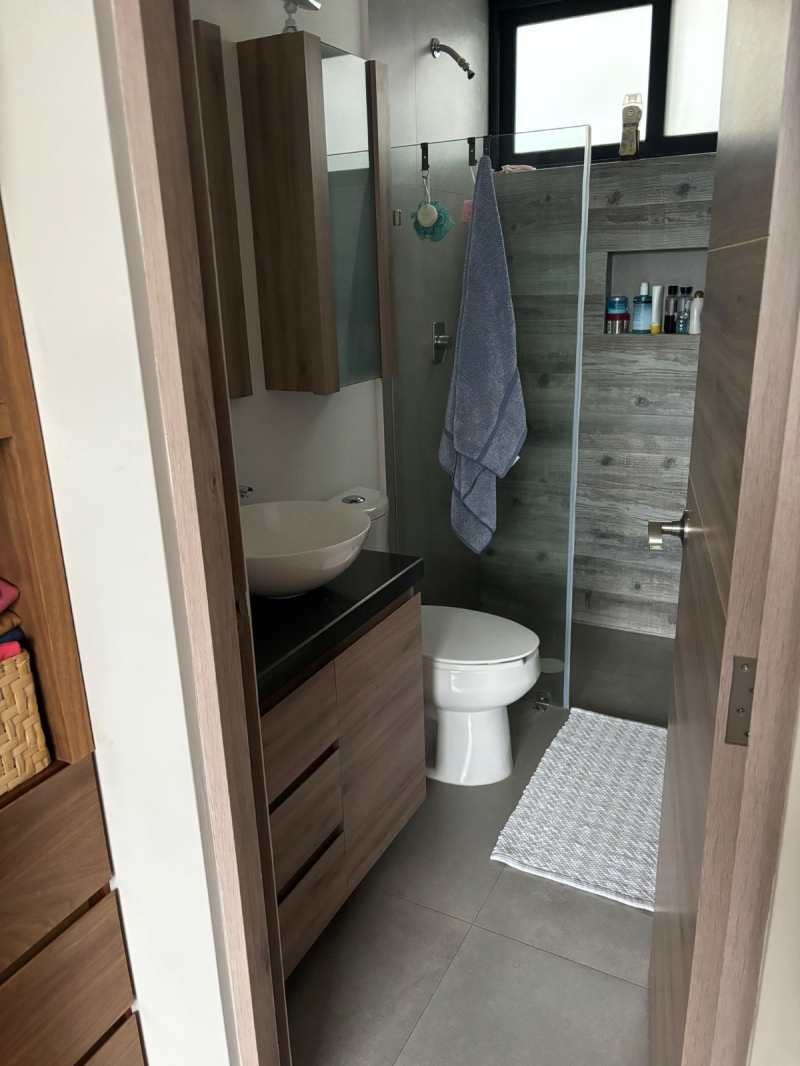 VENTA DEPARTAMENTO PENTHOUSE CON TERRAZA Y EXCELENTES VISTAS - LOMAS DEL CHAMIZAL