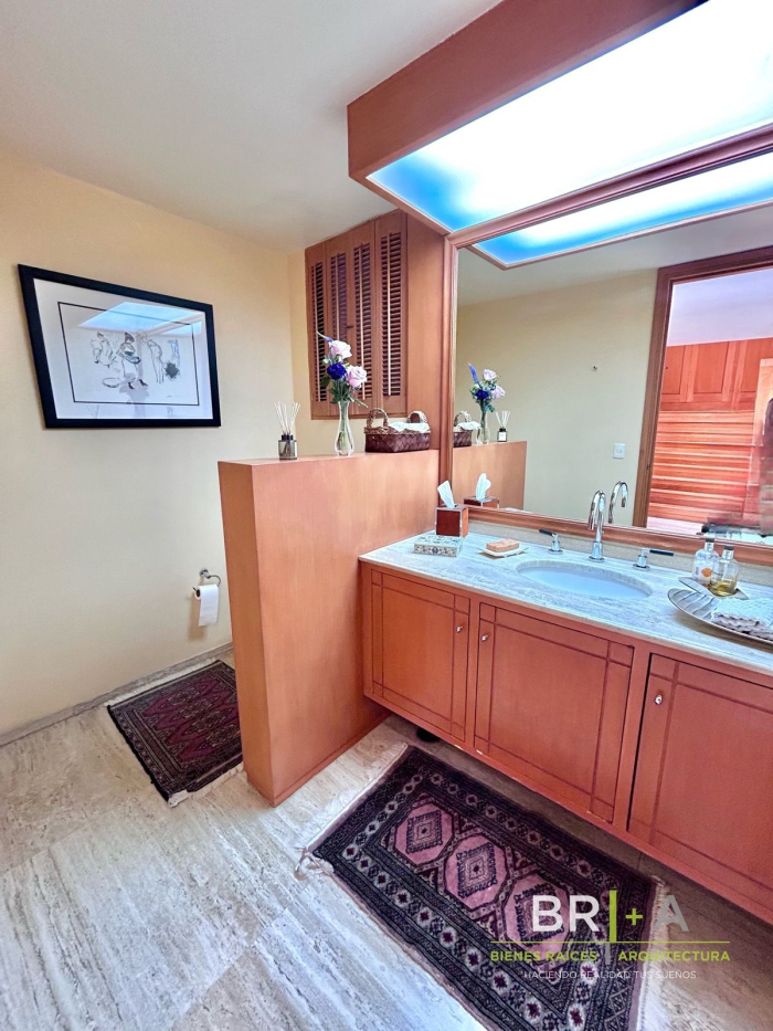 Casa Con Gran Jardín En Venta Bosques De Las Lomas