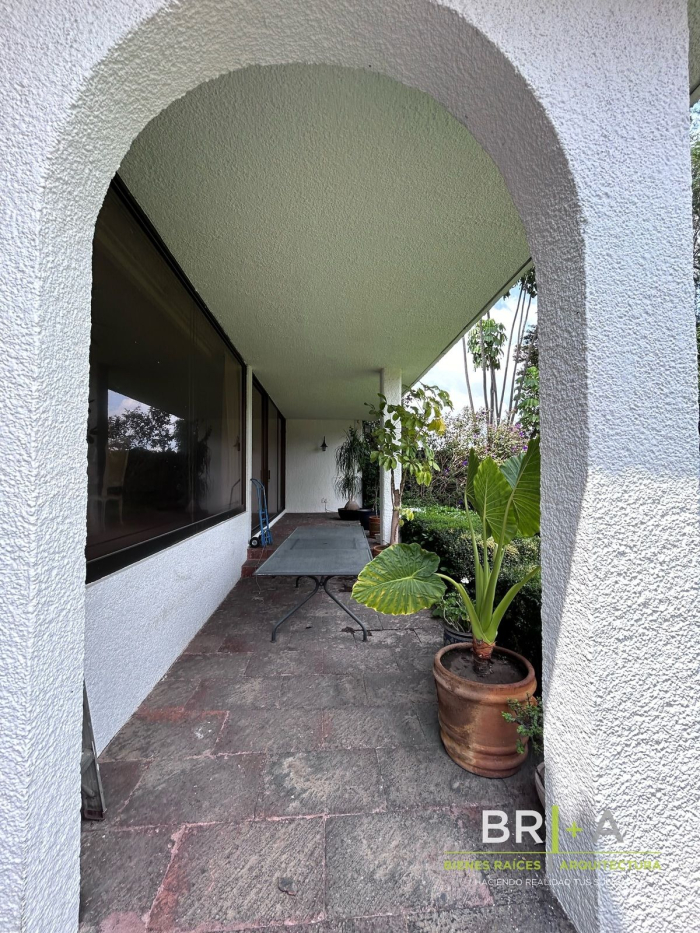 Casa Con Gran Jardín En Venta Bosques De Las Lomas