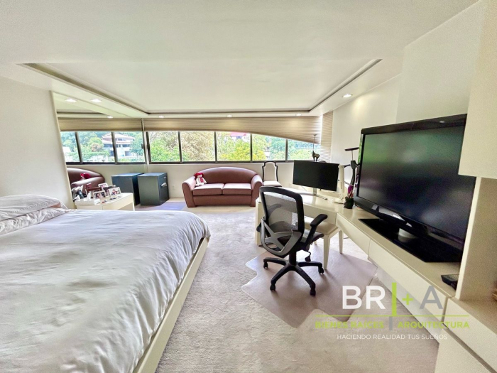 Casa Con Gran Jardín En Venta Bosques De Las Lomas