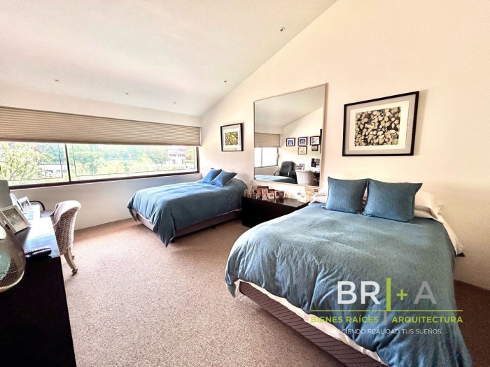 Casa Con Gran Jardín En Venta Bosques De Las Lomas
