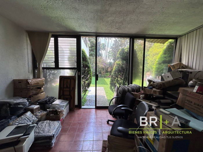Casa Con Gran Jardín En Venta Bosques De Las Lomas
