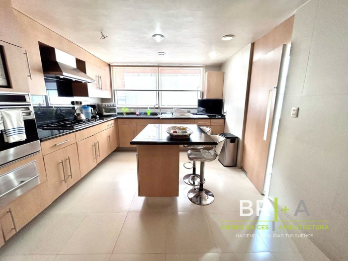 Casa Con Gran Jardín En Venta Bosques De Las Lomas