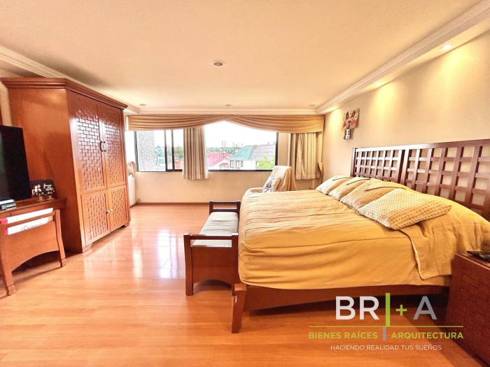 Casa En Venta Con Gran Jardín Cerca De Blvd De La Luz Tecamachalco