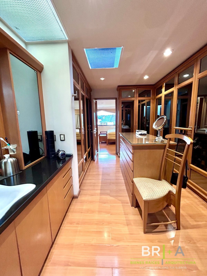 Casa En Venta Con Gran Jardín Cerca De Blvd De La Luz Tecamachalco
