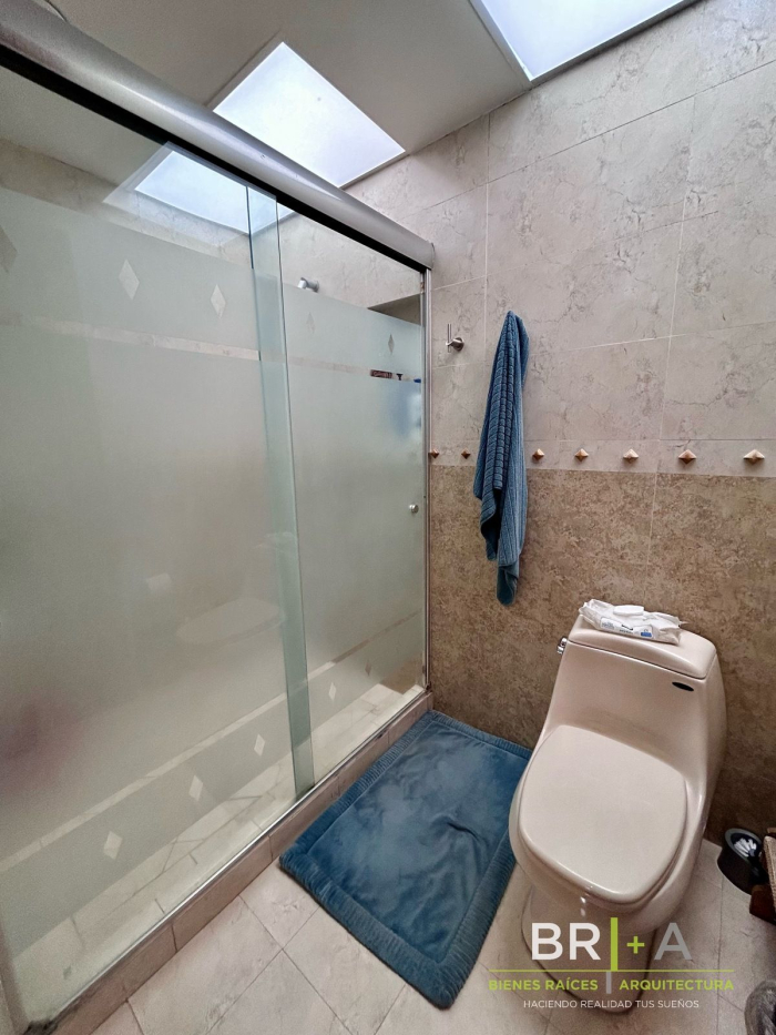 Casa En Venta Con Gran Jardín Cerca De Blvd De La Luz Tecamachalco