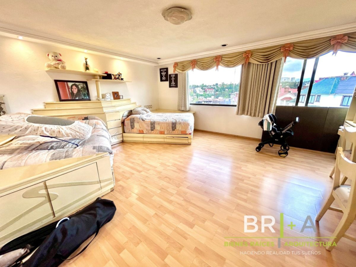 Casa En Venta Con Gran Jardín Cerca De Blvd De La Luz Tecamachalco